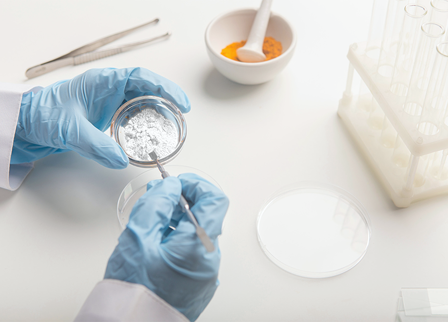 研究者がCO101を実験する様子の写真